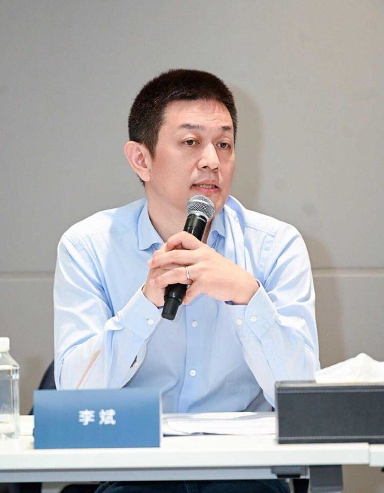 扬帆配资 李斌最新闭门会：蔚来不那么头铁了，该听劝听劝 | 次世代车研所